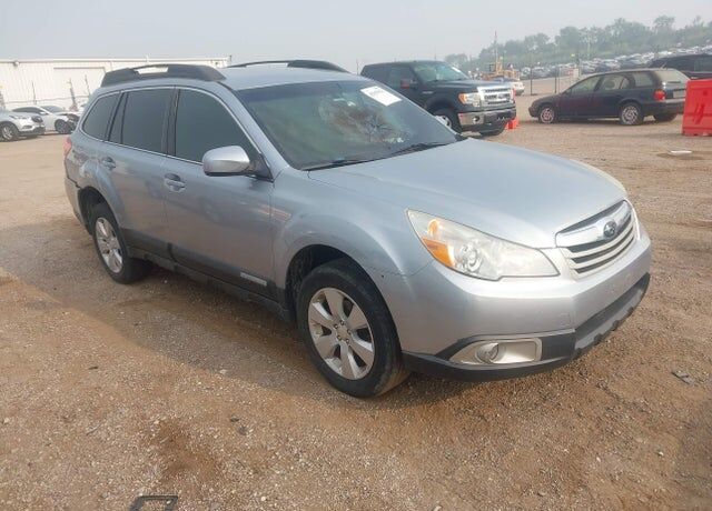2012 SUBARU Outback