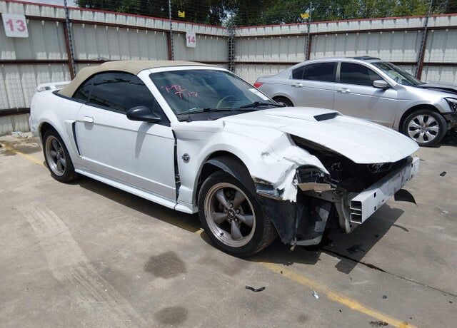 2004 FORD Mustang