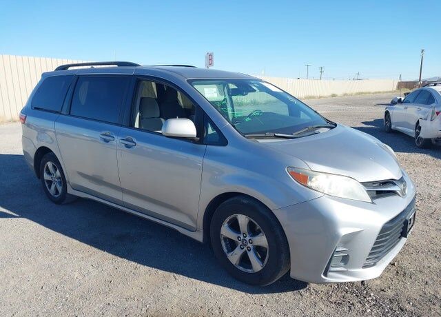 2018 TOYOTA Sienna