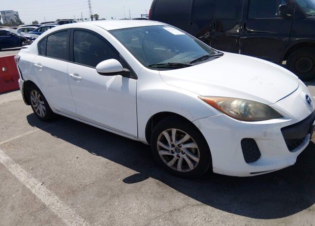 2013 MAZDA Mazda3
