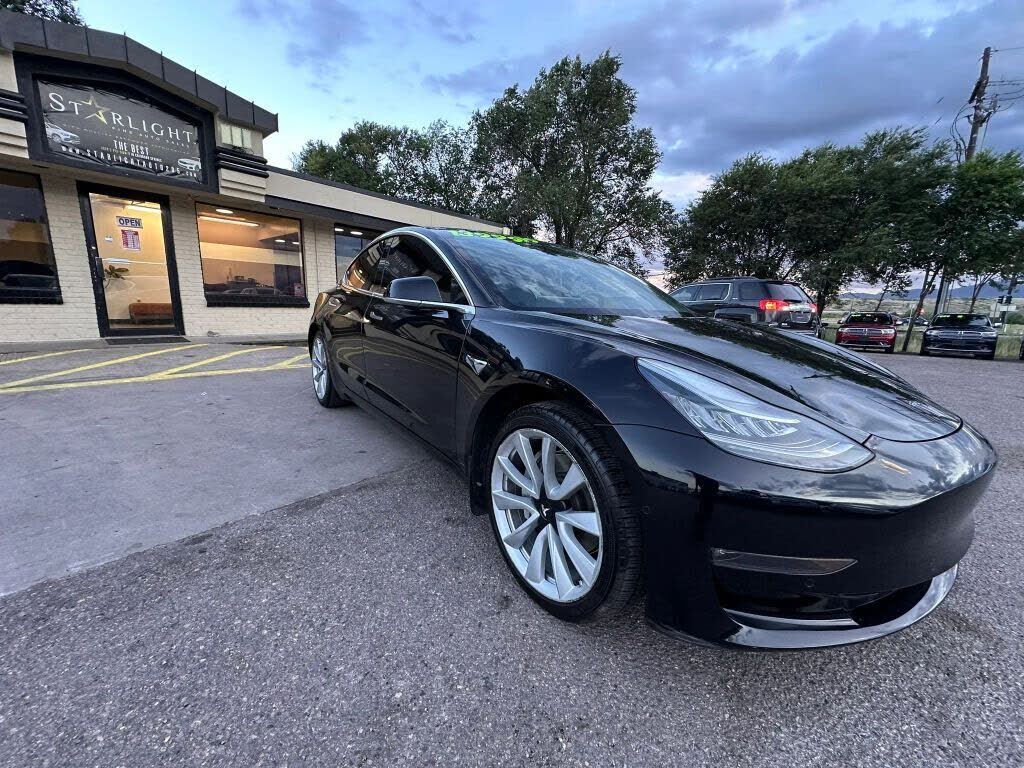 2018 TESLA Model 3