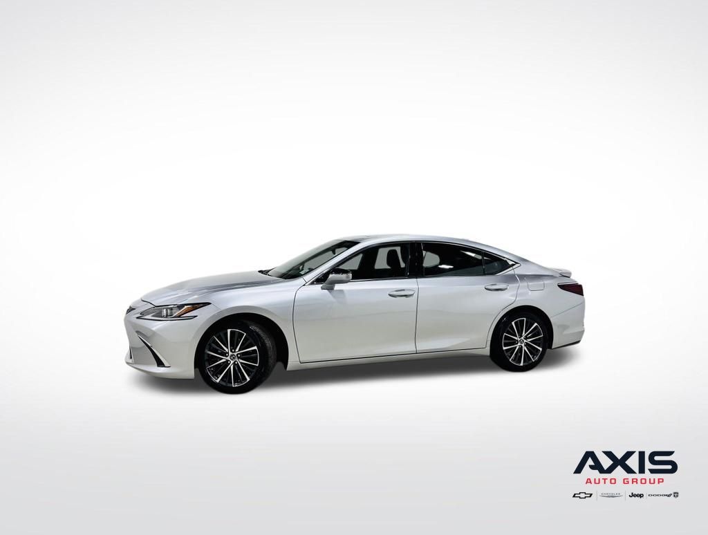2025 LEXUS ES