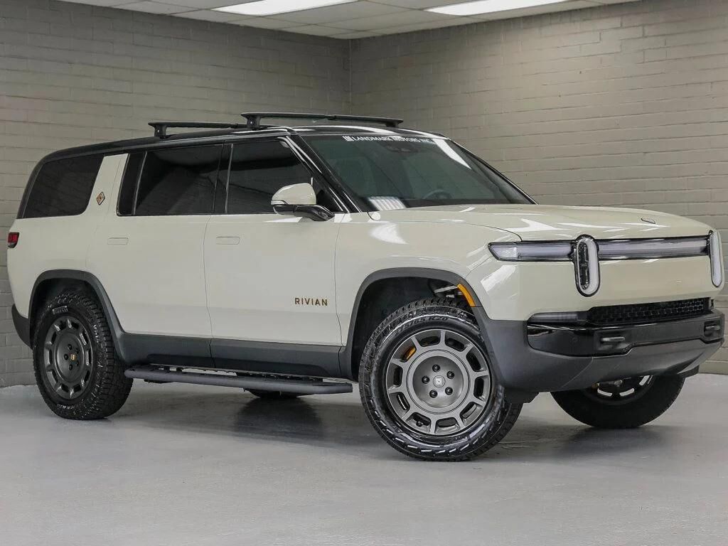 2025 RIVIAN R1S