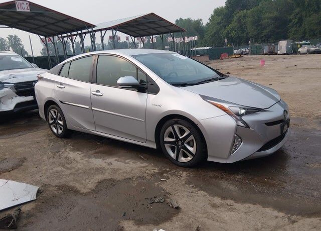 2016 TOYOTA PRIUS