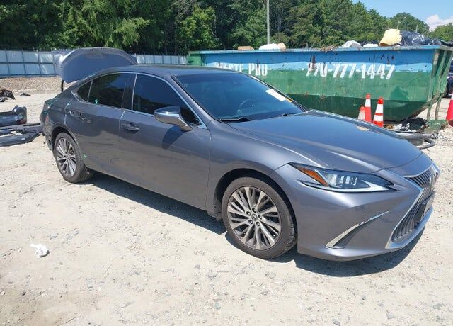 2021 LEXUS ES