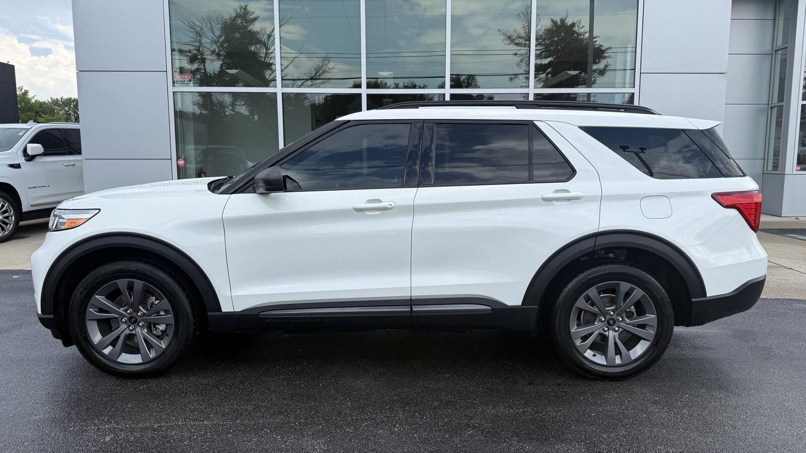 2021 FORD Explorer