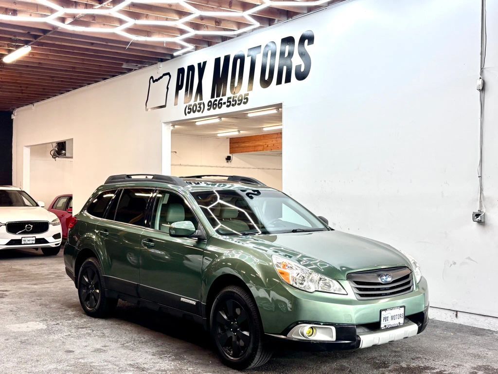 2011 SUBARU Outback