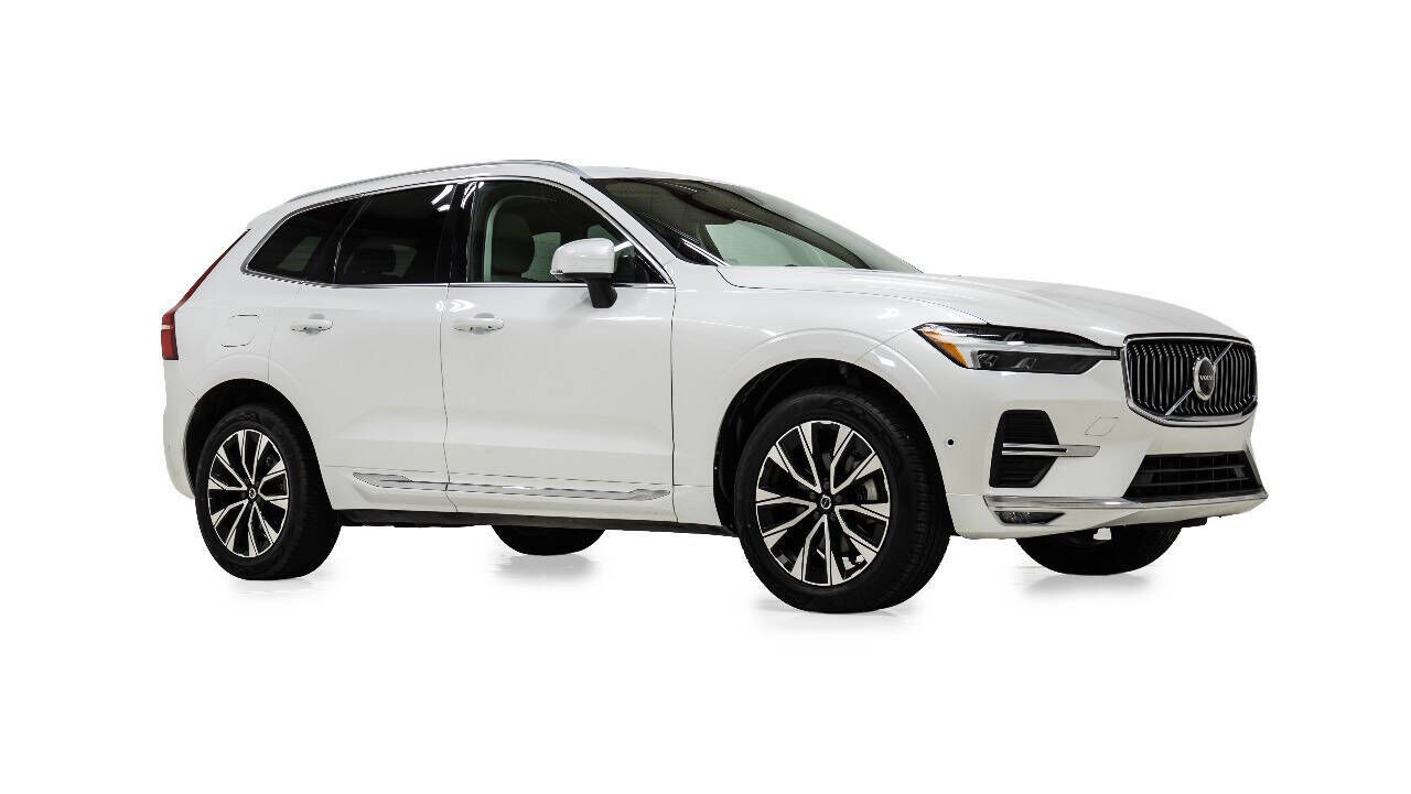 2023 VOLVO XC60