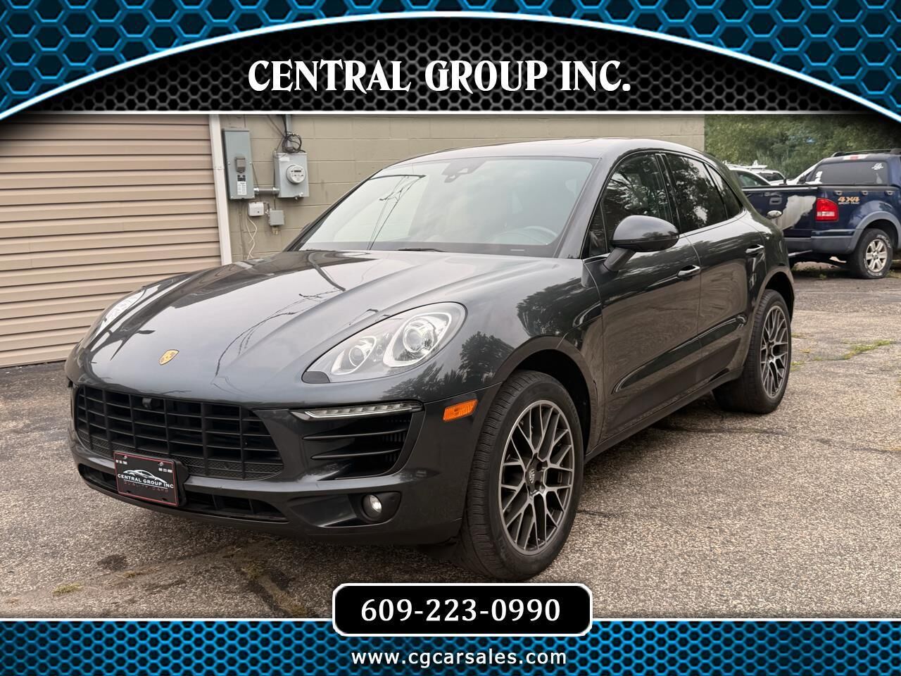 2017 PORSCHE Macan