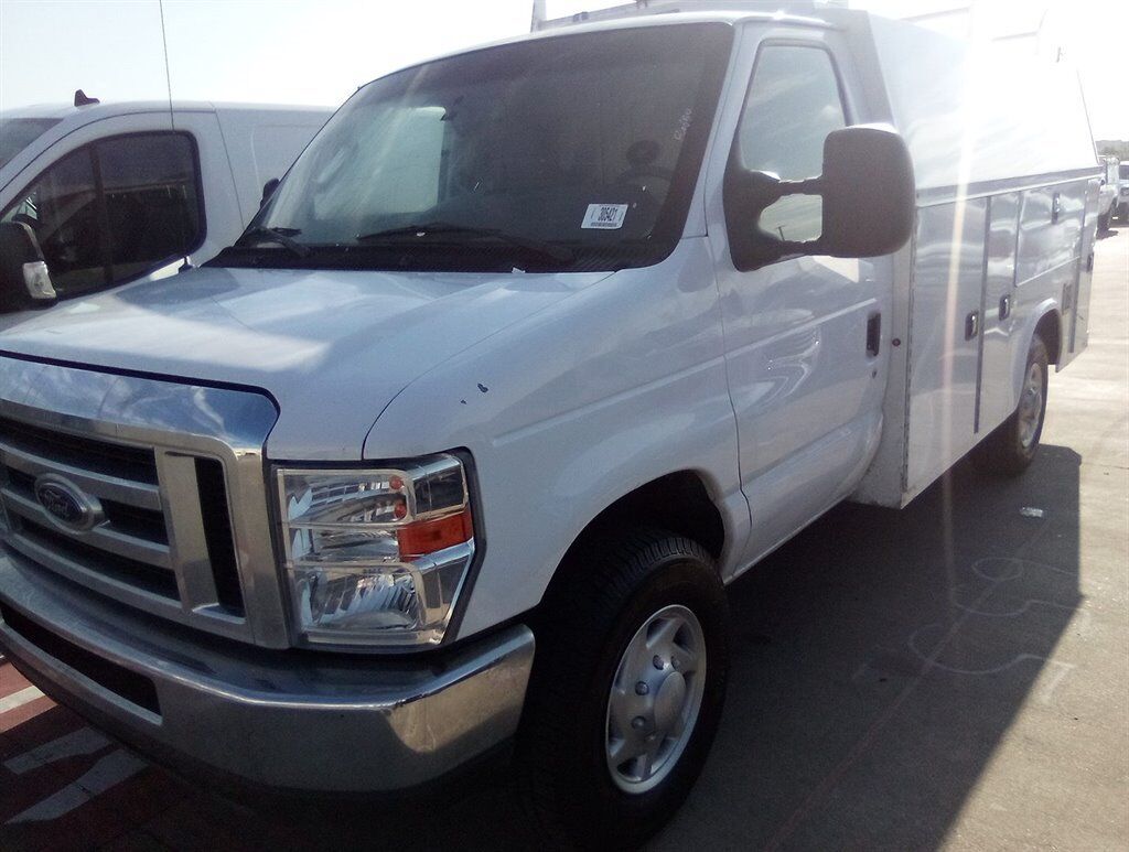 2017 FORD E-350