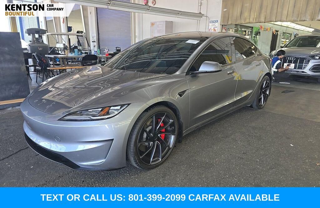 2025 TESLA Model 3