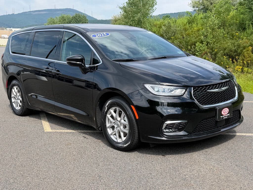 2025 CHRYSLER Pacifica