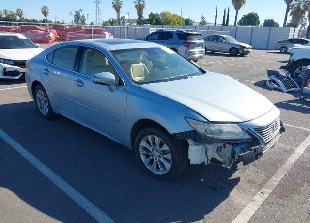 2013 LEXUS ES
