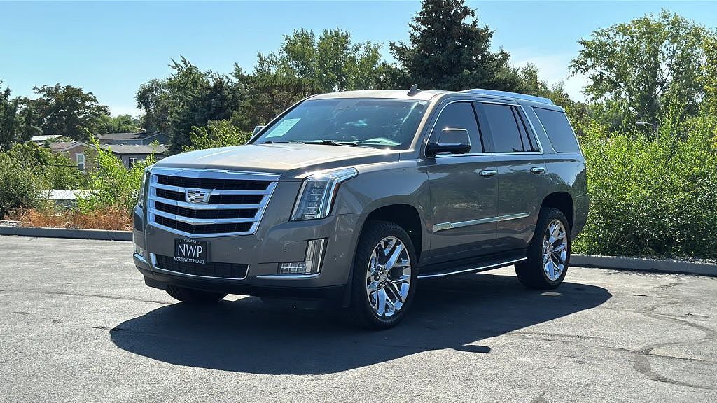 2017 CADILLAC Escalade