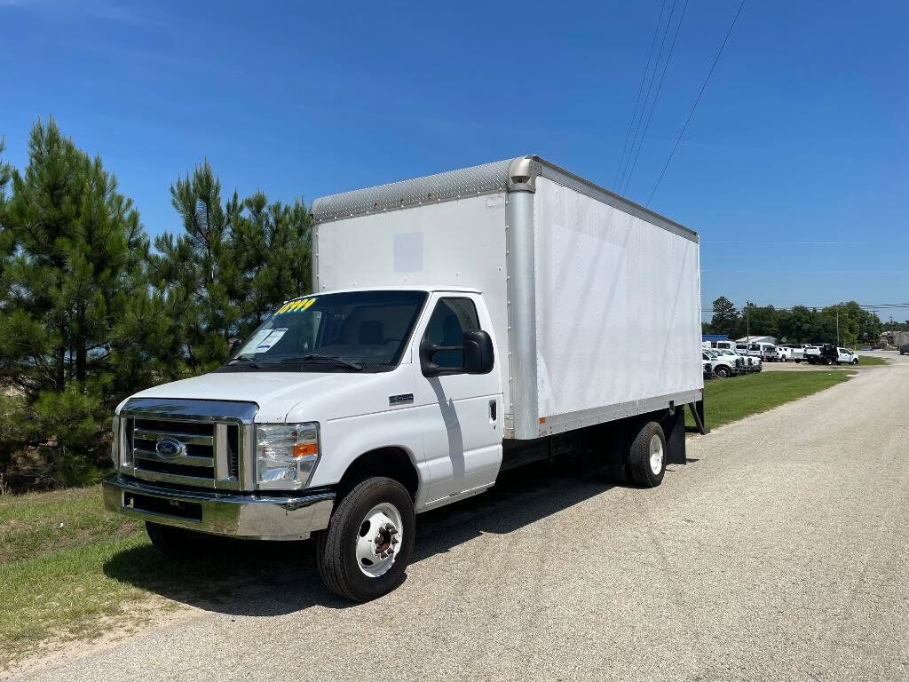 2017 FORD E-450