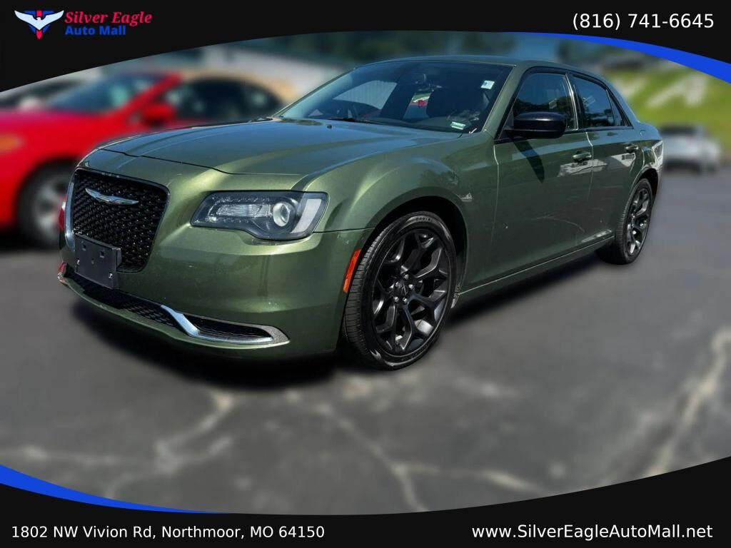 2019 CHRYSLER 300