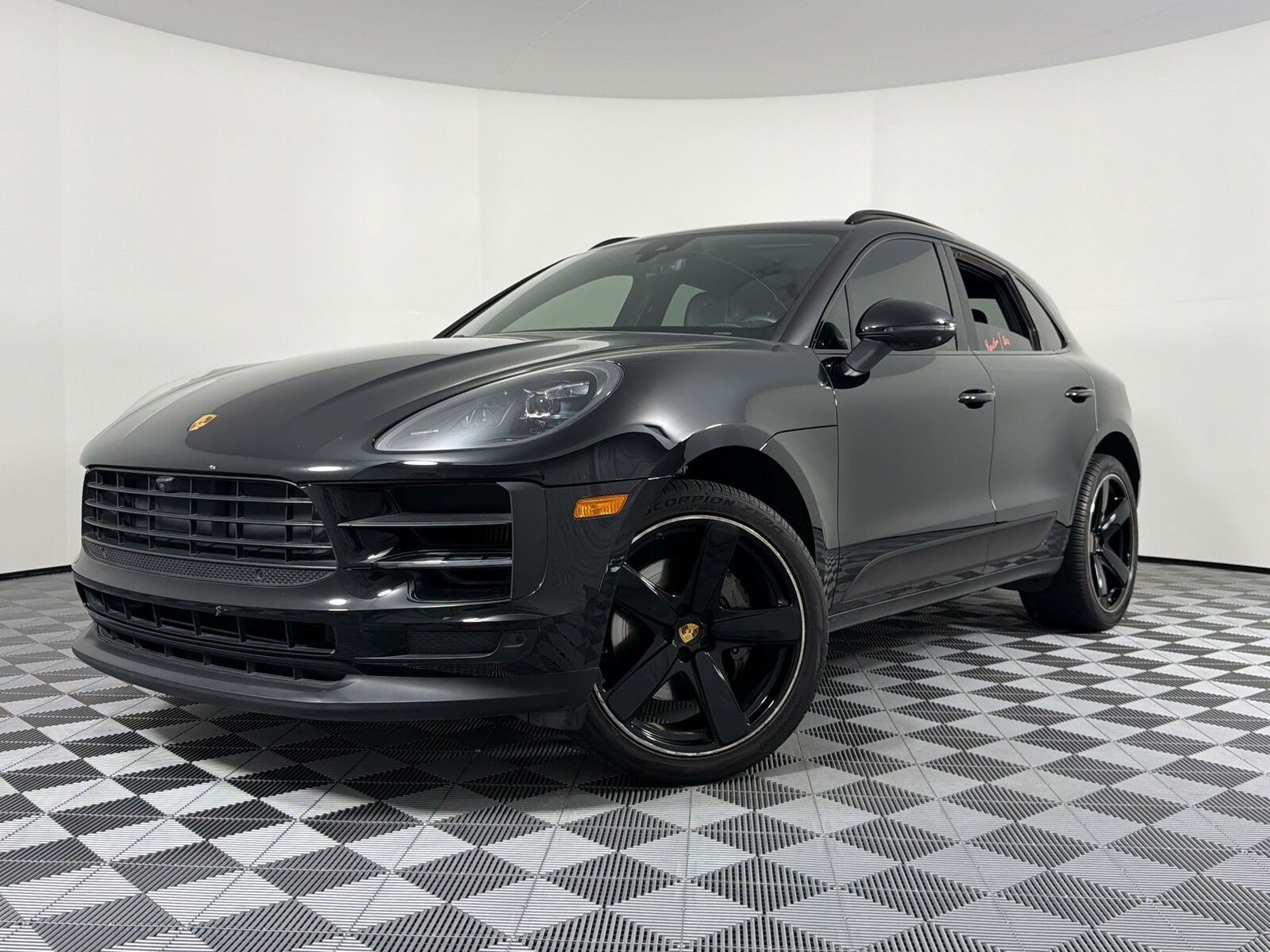 2021 PORSCHE Macan