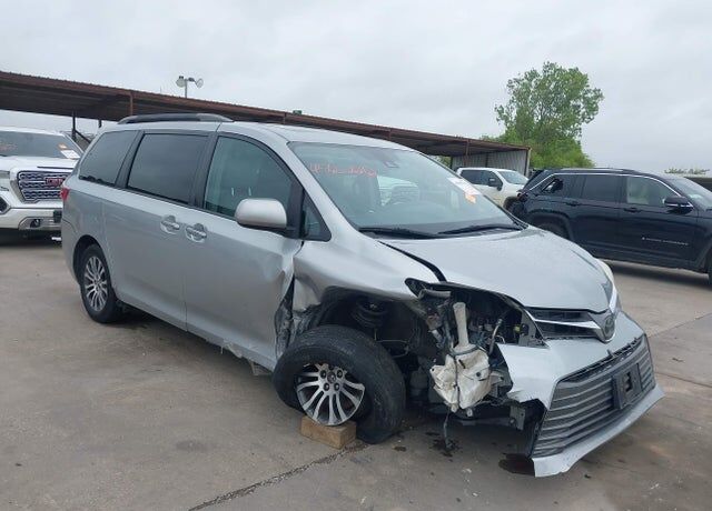 2018 TOYOTA Sienna