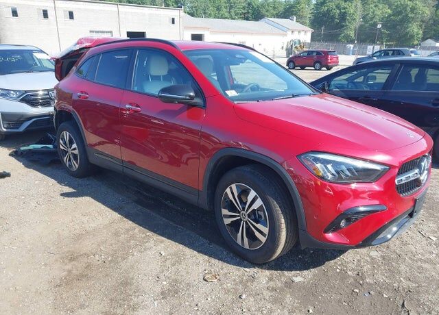 2026 MERCEDES-BENZ GLA-Class