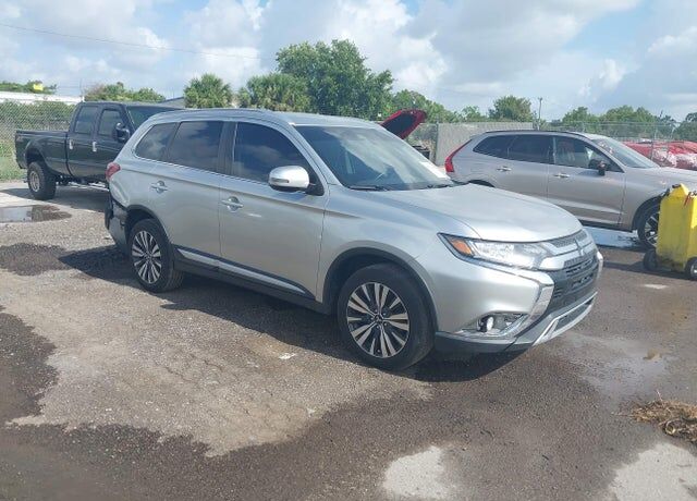 2020 MITSUBISHI Outlander