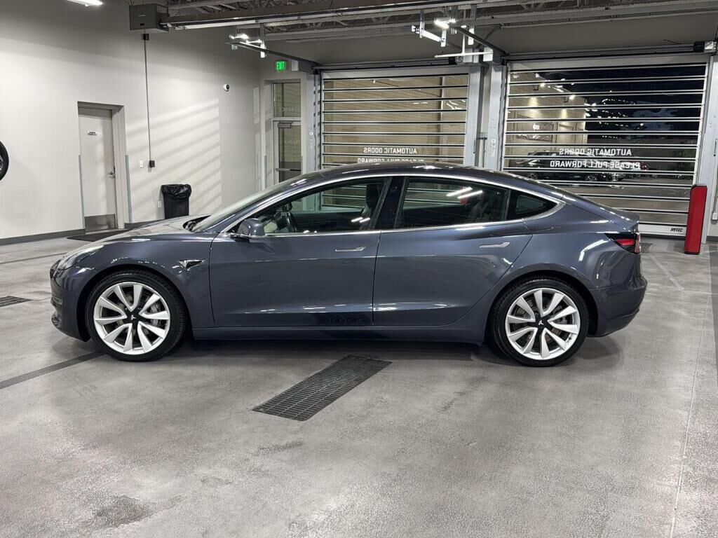 2018 TESLA Model 3