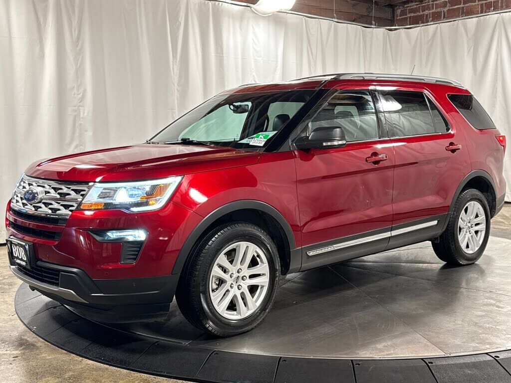 2019 FORD Explorer