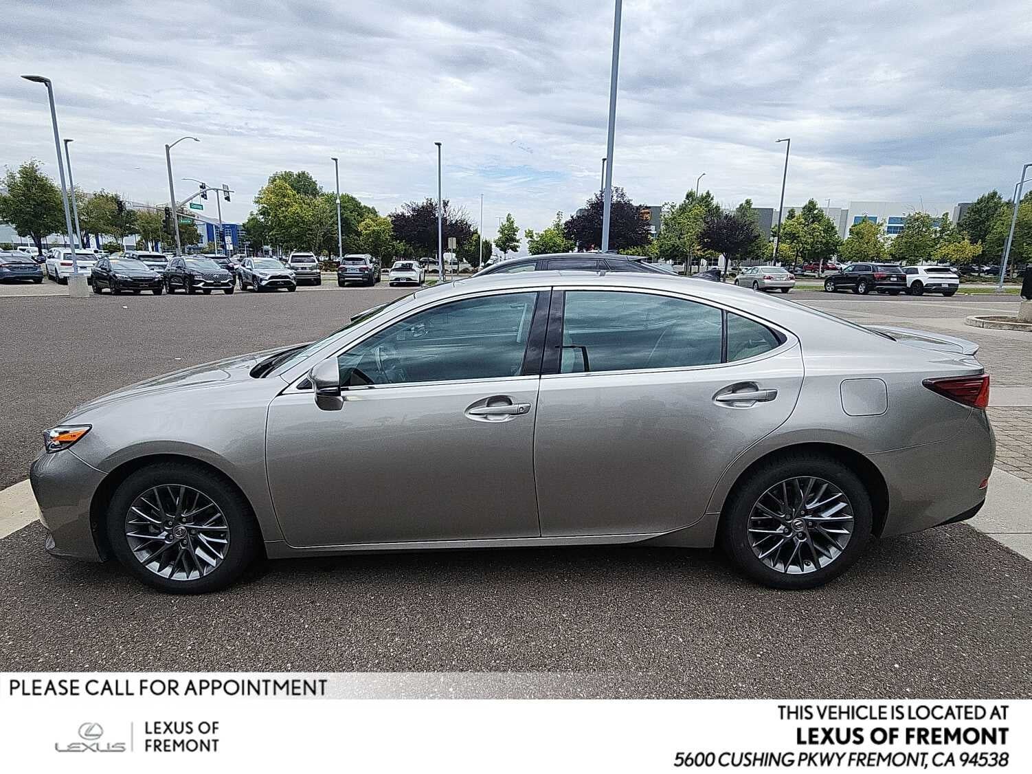 2018 LEXUS ES