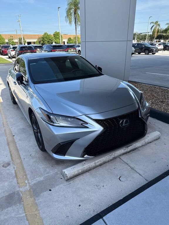 2024 LEXUS ES