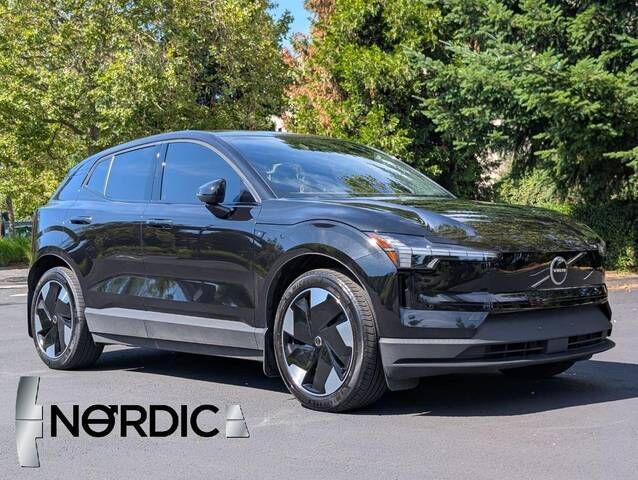 2025 VOLVO EX30