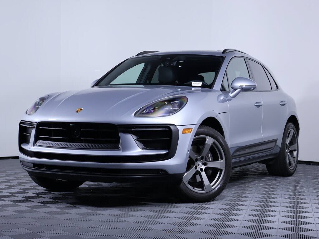 2023 PORSCHE Macan