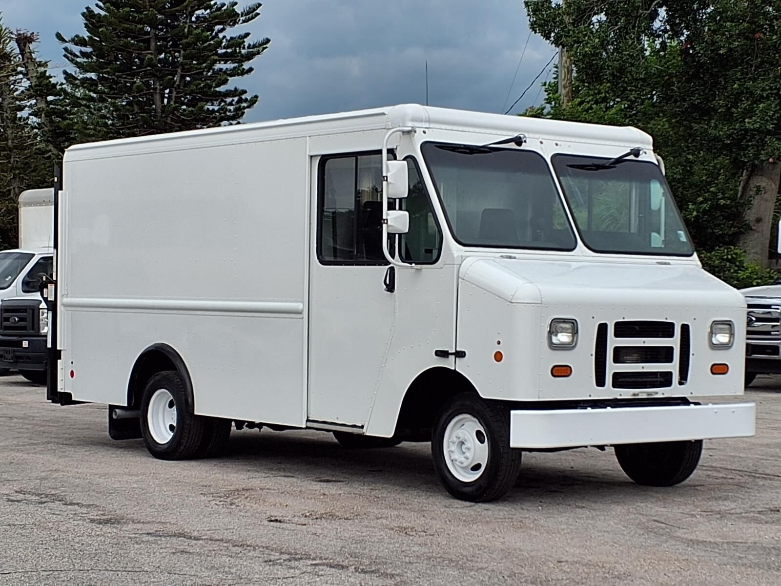 2018 FORD E-350