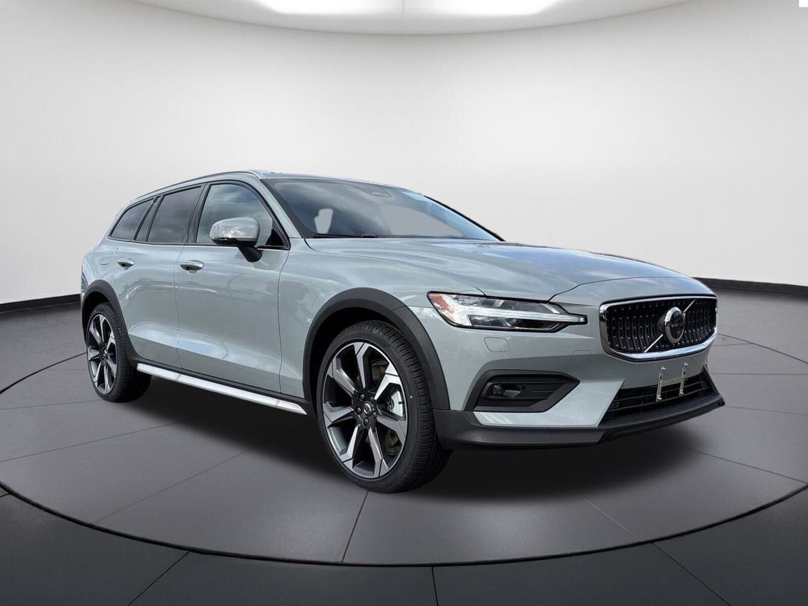2026 VOLVO V60CC