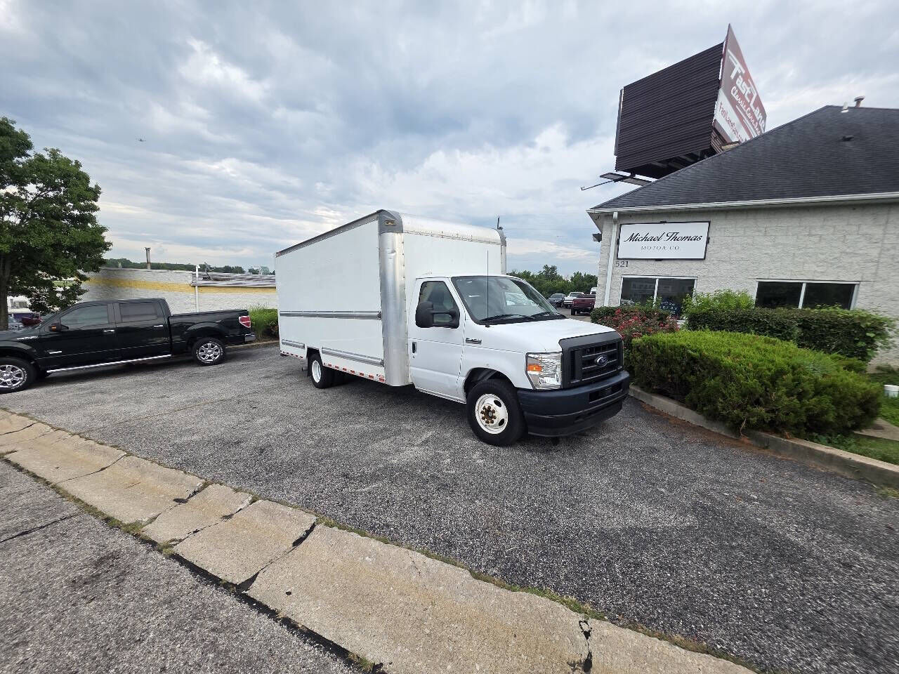 2022 FORD E-350