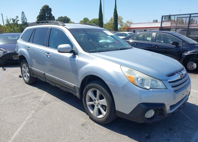 2014 SUBARU Outback