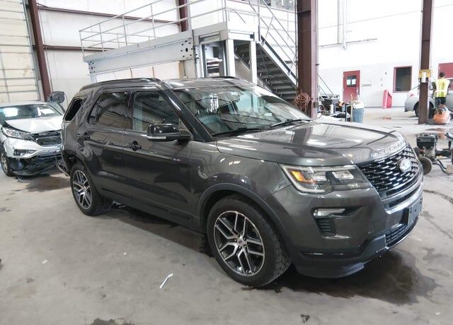 2018 FORD Explorer