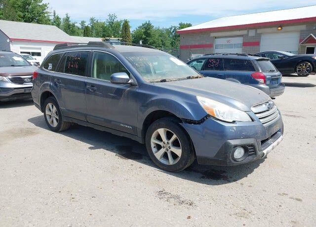 2013 SUBARU Outback