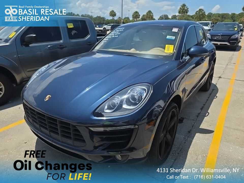 2016 PORSCHE Macan