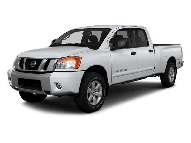 2014 NISSAN Titan