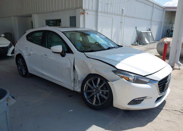 2018 MAZDA Mazda3