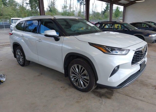 2022 TOYOTA Highlander