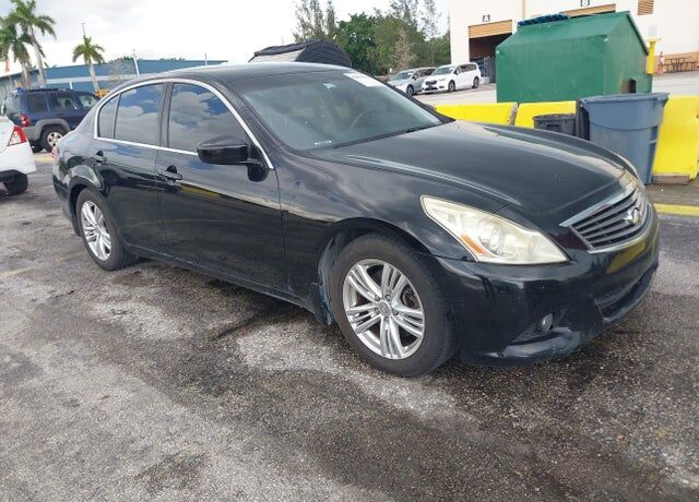 2013 INFINITI G37
