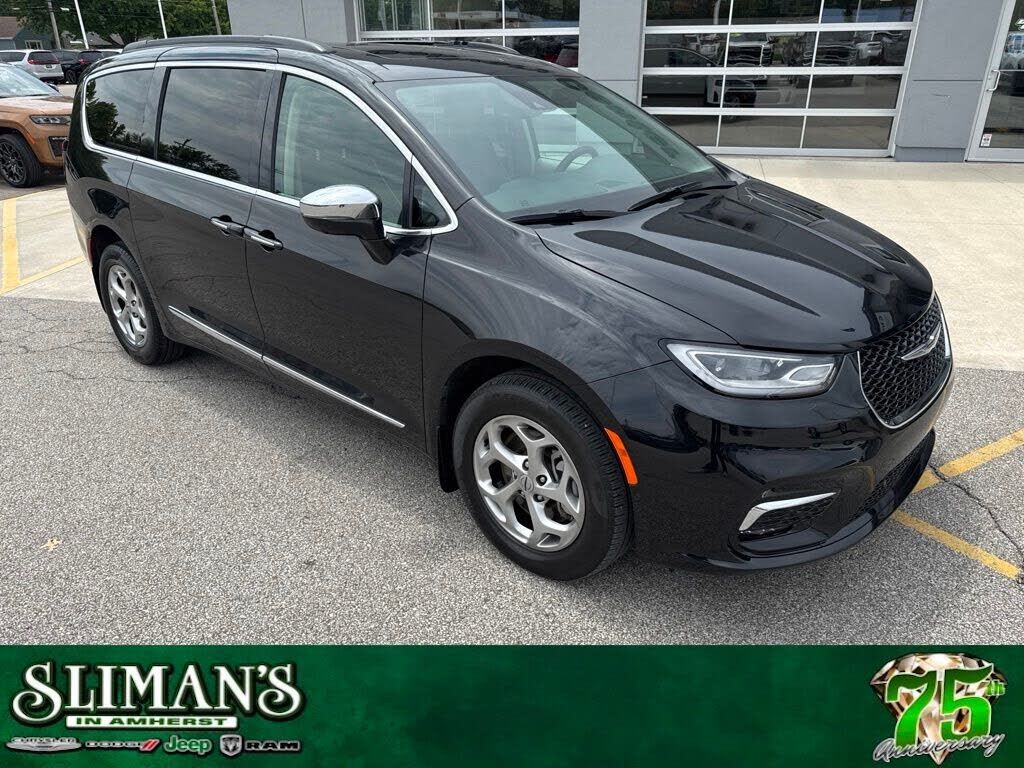 2023 CHRYSLER Pacifica