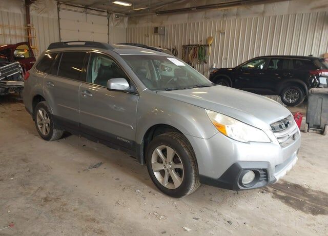2013 SUBARU Outback