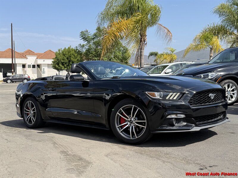 2017 FORD Mustang