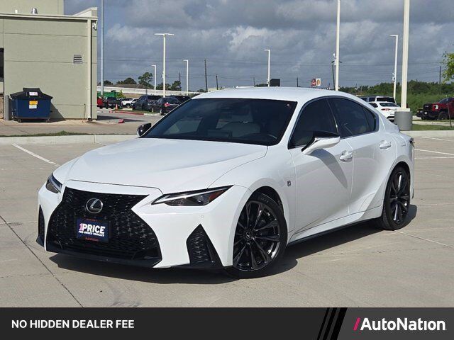 2021 LEXUS IS