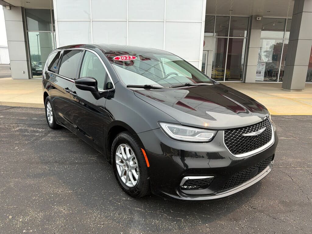 2023 CHRYSLER Pacifica