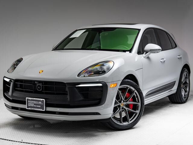 2023 PORSCHE Macan