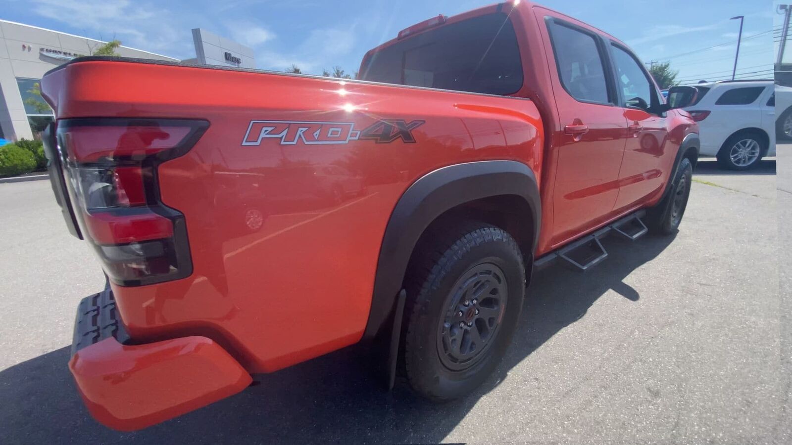 2025 NISSAN Frontier