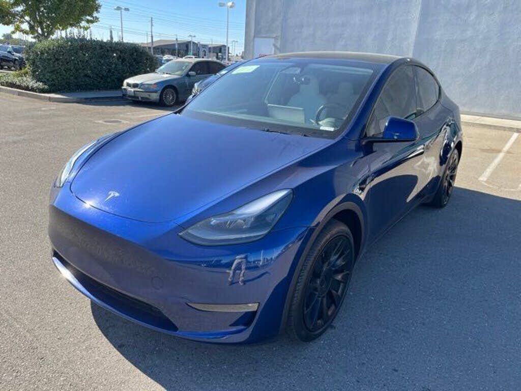 2024 TESLA Model Y