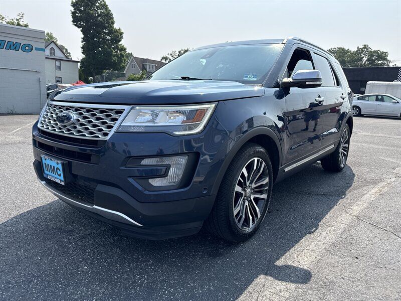 2017 FORD Explorer